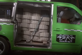 Így öl meg egy raklap rosszul rögzített beton