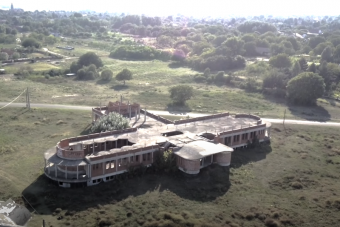 Ilyen belülről az elhagyott kísértetváros Tiszakécske mellett