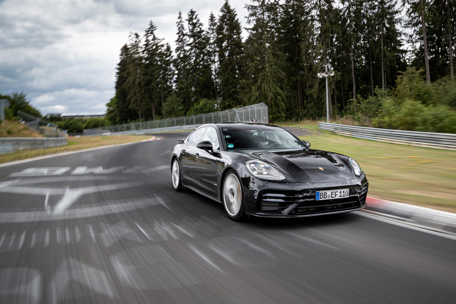 Rekordot ment a Nordschleifén a Porsche Panamera 4