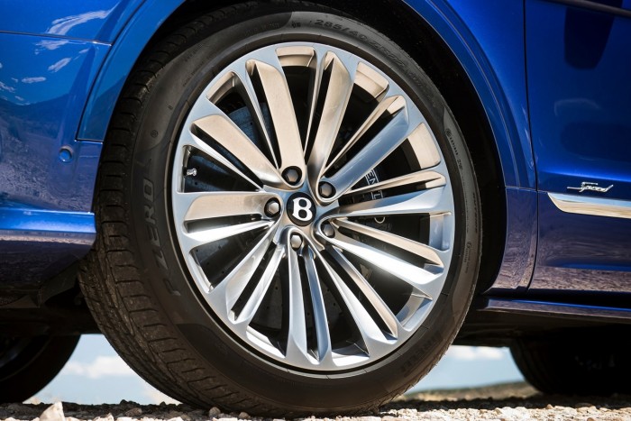 A világ leggyorsabb szabadidő-autója a Bentayga Speed 7