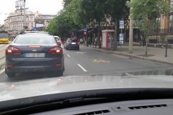 Utálod az ideiglenes biciklisávokat? Hát tüntesd el őket!