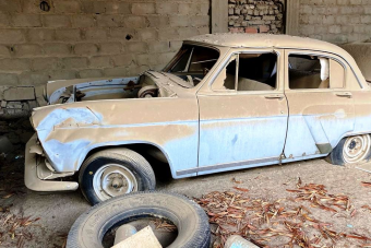 Orosz veteránokat találtak elhagyva egy szaúd-arábiai raktárban