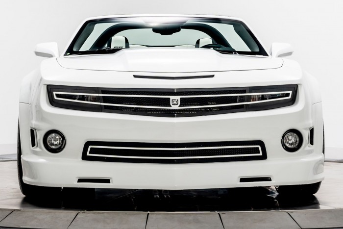 A világ legszélesebb abroncsait pakolták alá, pedig messze nem egy Bugatti 2