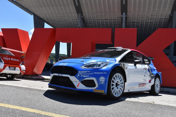 Így lett focicsapat tagja a magyar bajnok ralis