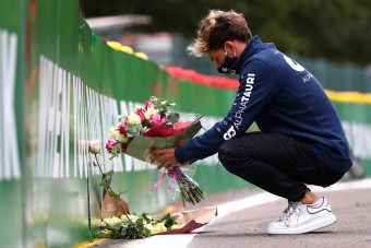 F1: Gyászszünettel kezdődik a Belga Nagydíj