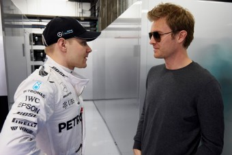 F1: Rosberg segíti Bottast Hamilton legyőzésében