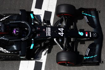 F1: Hatalmas körrekorddal Hamiltoné a brit pole