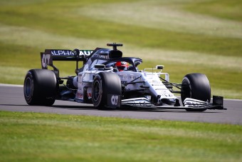 F1: A vírus miatt Kvjat vakon megy Isztambulba