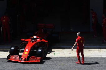 F1: Vettel már szóba sem áll a Ferrarival