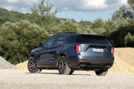 Brutális SUV állami támogatással: Ford Explorer 2020 35