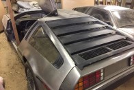 40 évig álltak a pajtában ezek a DeLorean-ek 2