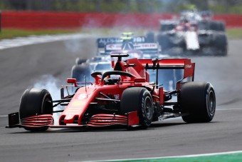 F1: Vettel nem találja a közös hangot a Ferrarival