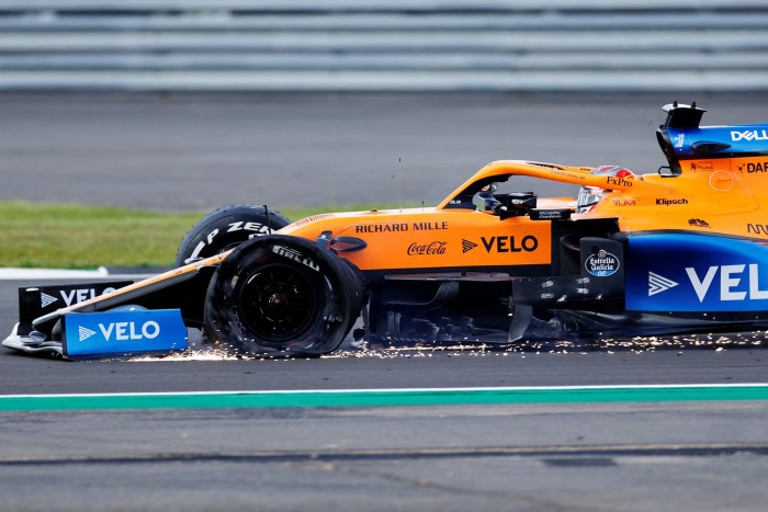 F1: Sokba került a McLarennek a defekt