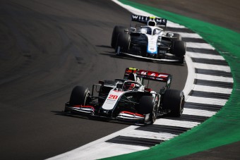 F1: Hihetetlen ok miatt adta fel a futamot a Haas