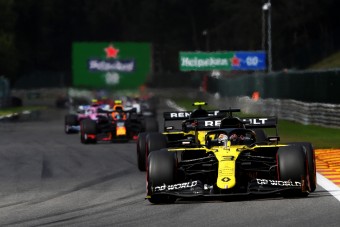 F1: Ricciardo még nem tett le a fogadásról