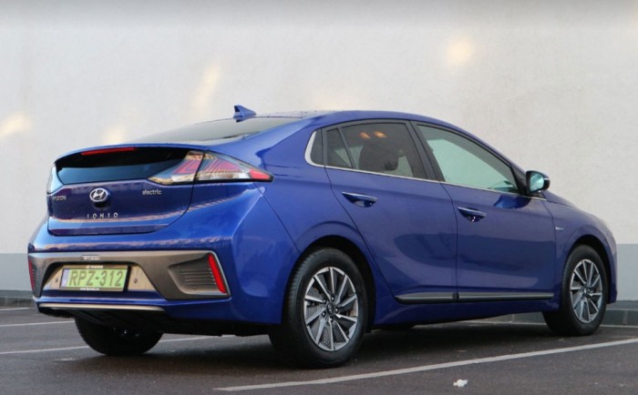 Tíz érv a villanyautózás mellett 13