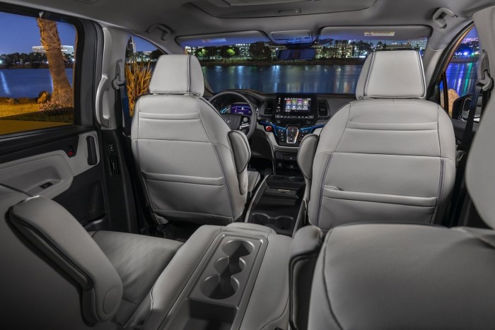 Fedélzeti porszívó és gyerekfigyelő a Honda családi bálnájában 6