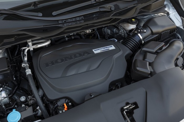 Fedélzeti porszívó és gyerekfigyelő a Honda családi bálnájában 9