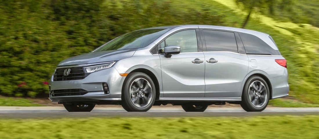 Fedélzeti porszívó és gyerekfigyelő a Honda családi bálnájában