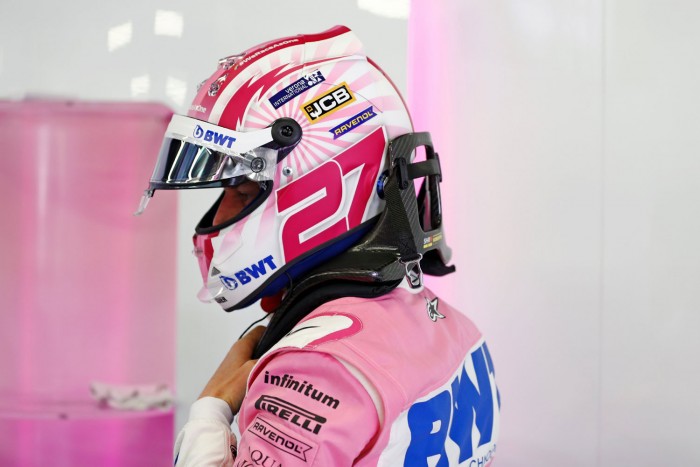 F1: Ütős lett Hülkenberg rózsaszín sisakja 1