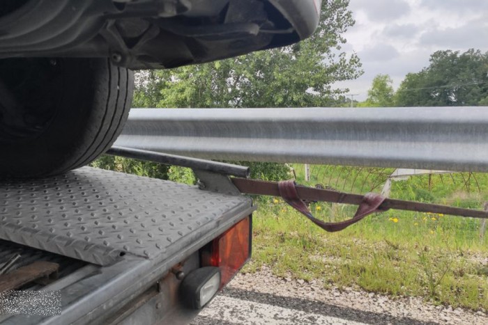 Horrorkaravánt fogtak a rendőrök az M5-ösön