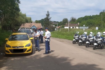 Minden harmadik autóst lekapcsoltak a Nógrád megyei razzián