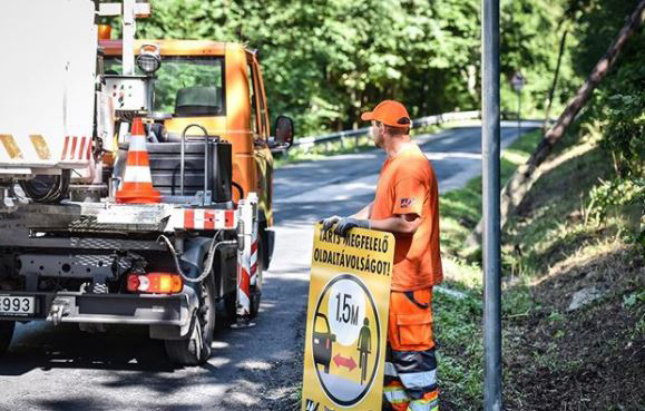 Itt az új magyar közlekedési tábla 2