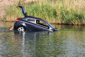 Autóval csapódtak a Mályi-tóba a vagánykodni próbáló fiatalok
