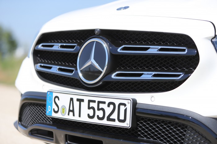 Hiába vagy csúcson, muszáj újat villantani – Mercedes E-osztály 2020 61 Hiába vagy csúcson, muszáj újat villantani – Mercedes E-osztály 2020 61