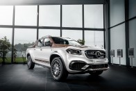 Igazi luxusautót faragtak a Mercedes pick-upjából 19