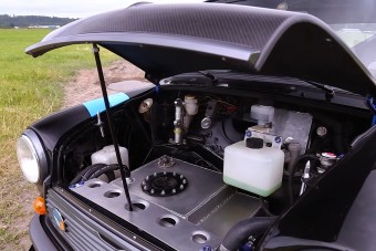 A 150 lóerős, középmotoros Minitől leteszed a hajad!