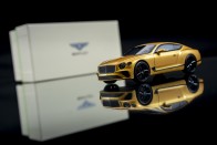 Milliókért adják a Bentley egyedi modellautóit 19