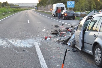 Eszetlen tolatás okozott súlyos balesetet az M7-esen