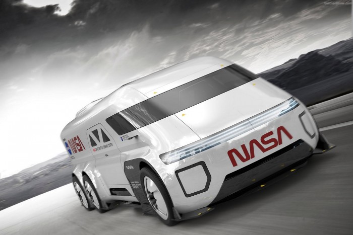 Egyedi furgont álmodtak az űrhajósoknak