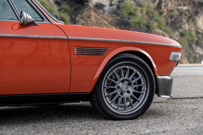 Csodálatos a Vasember egyedi BMW 3.0 CS-e 7