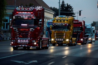 Szebbnél szebb kamionok gyűlnek össze Szoboszlón