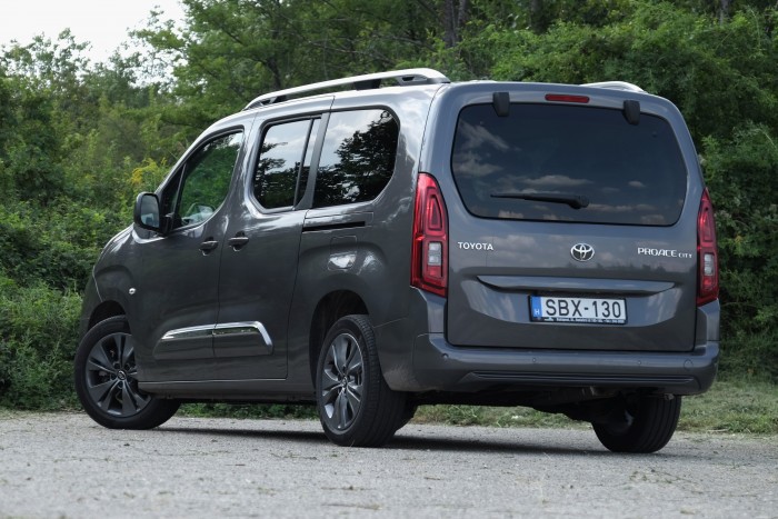 Francia autó Toyota-emblémával – Proace City Verso 72 Francia autó Toyota-emblémával – Proace City Verso 72