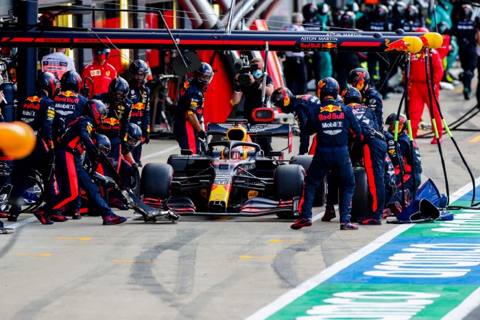 F1: 50 vágást találtak Verstappen gumiján
