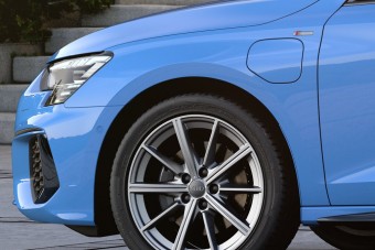 Messzebb jut az Audi plug-in hibrid ferdehátúja