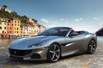 Már versenypályán is helytáll a Ferrari kabriója