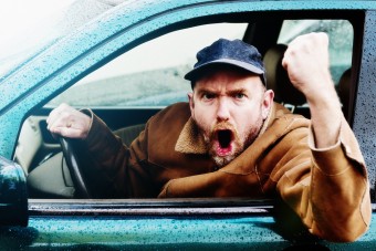 Összeveszett a nejével, nekihajtott az autópályán