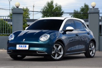 Ez a bociszemű kisautó népszerű lehetne