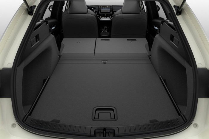 Már kompakt kombija is van a Suzukinak! 7