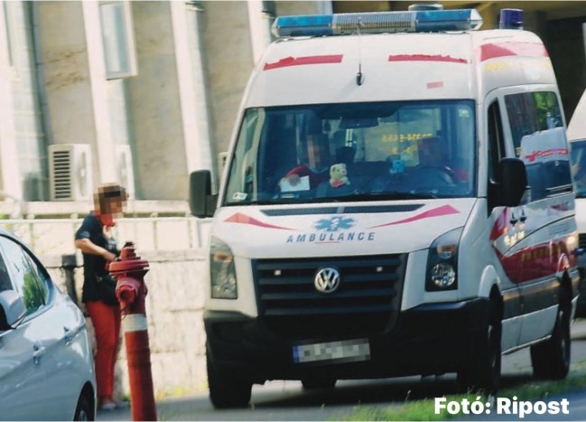 Gusztustalan átverés: kamu mentőautó vesz fel betegeket Budapesten 1