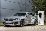 Másik autónak álcázzák magukat az új BMW-k 2