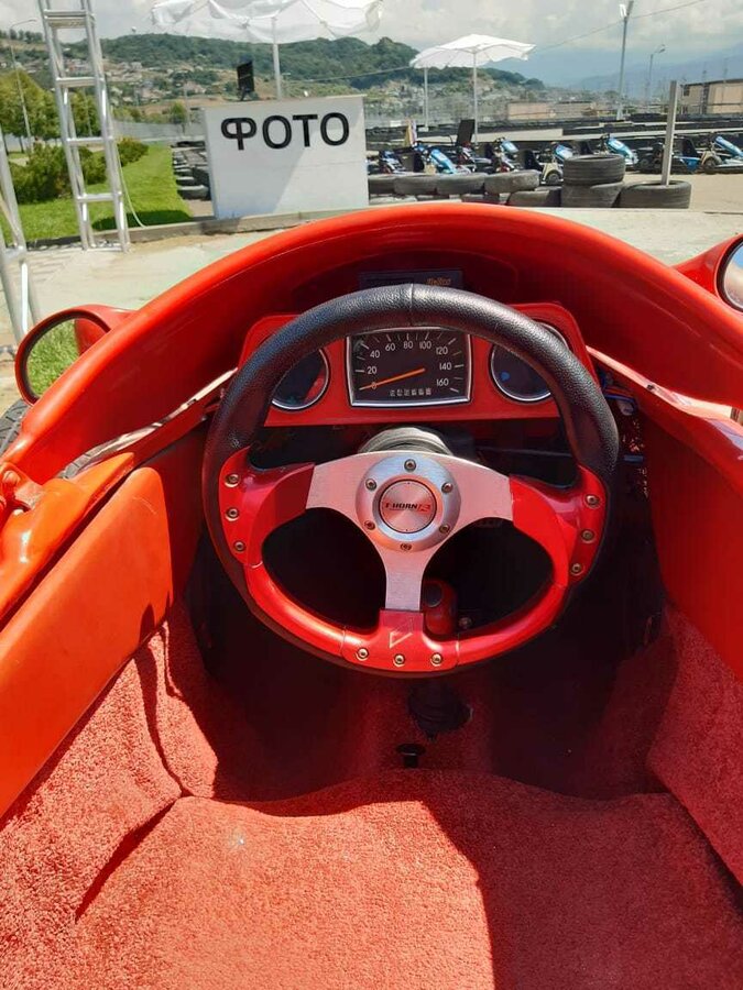 Ennél az F1-es Ferrari-replikánál meghökkentőbbet ma nem látsz 3