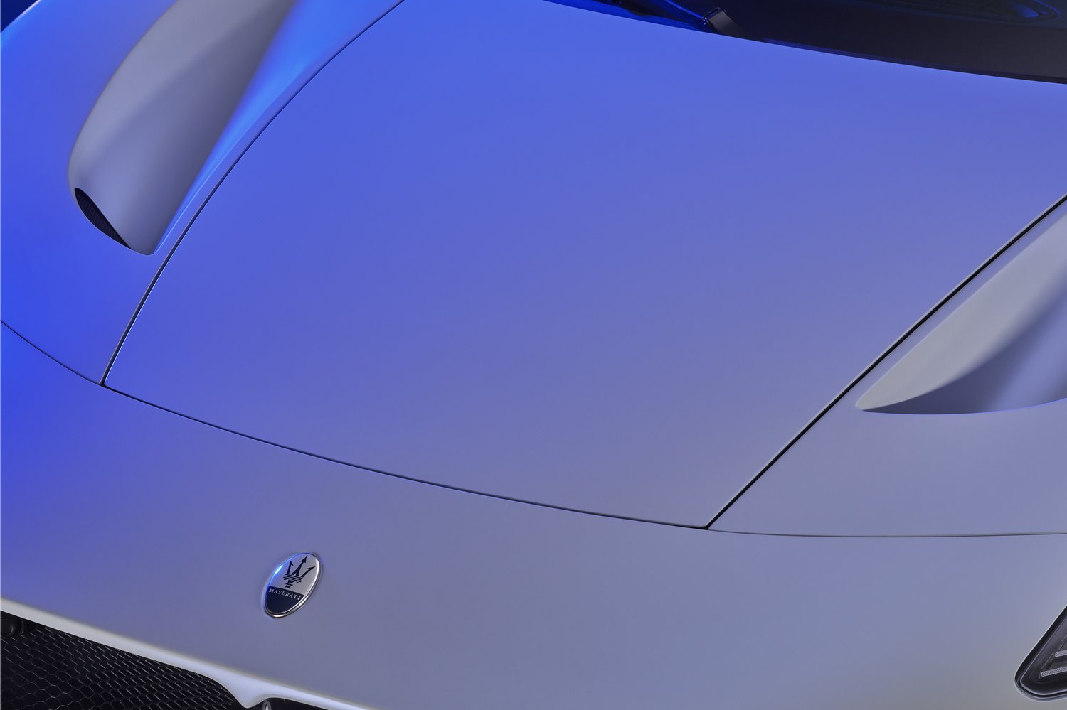 Gyönyörű szuperkupét mutatott be a Maserati 16