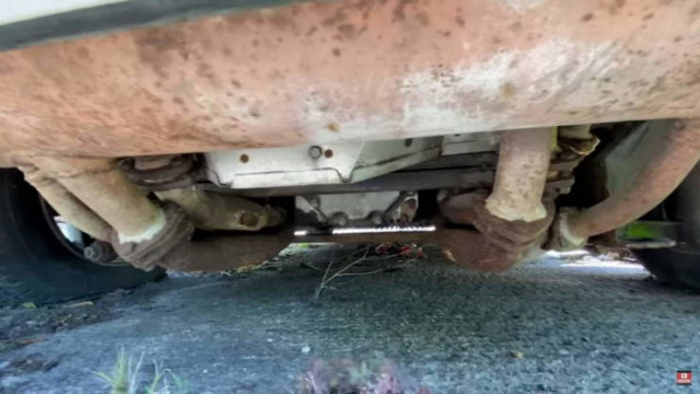 A szaúdi hercegé volt ez a csodás ritka Ferrari, de hagyták a szabad ég alatt lerohadni 4