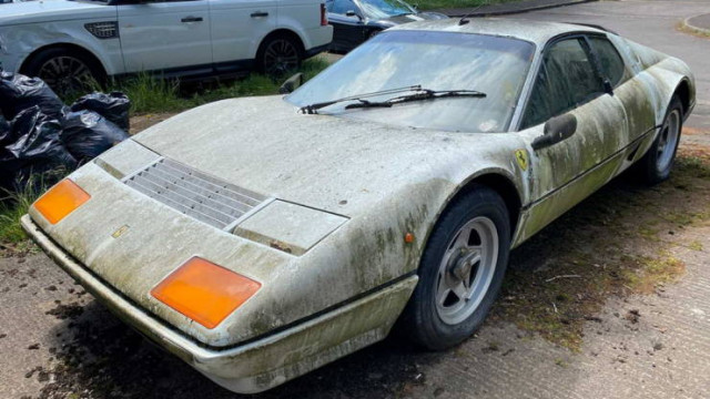 A szaúdi hercegé volt ez a csodás ritka Ferrari, de hagyták a szabad ég alatt lerohadni 7