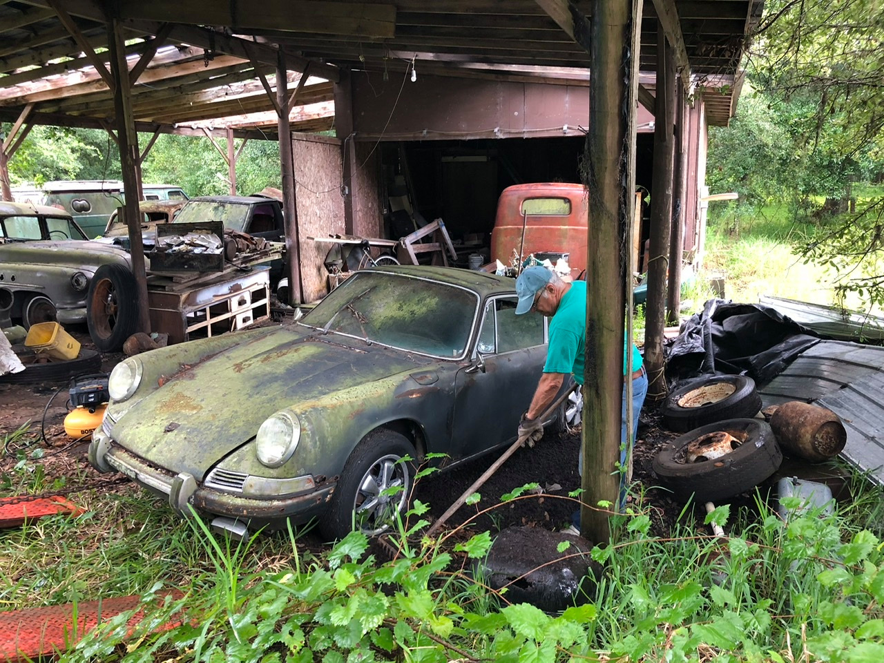 Ezt a kertben szétrohadt Porsche 911-est nem vasárban adták el 5